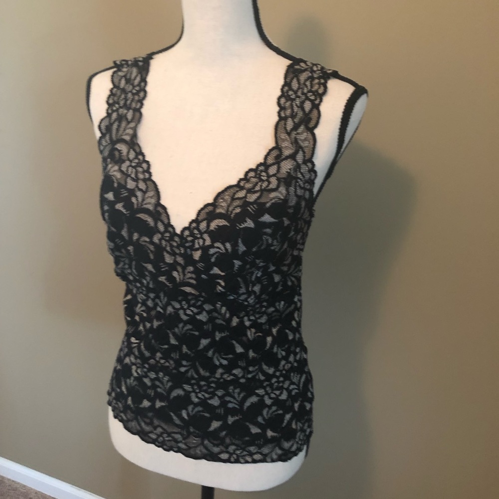 White House Black Market sz 4 lace top